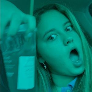 Meet your Posher, Avery